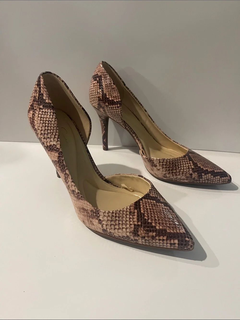 Jessica Simpson 9.5 new Snake-Print Pointed Toe Pumps Beige Brown embossed